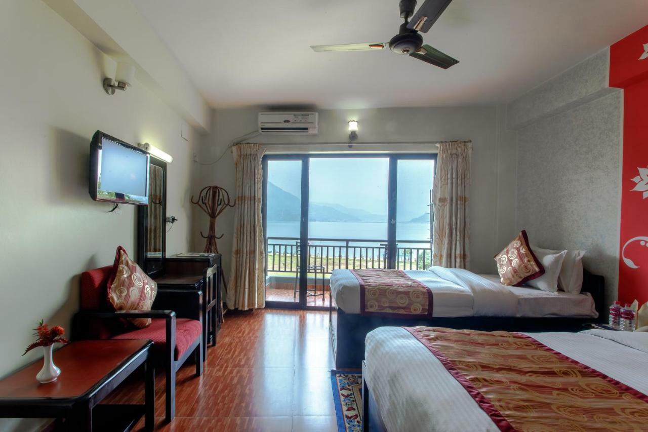 Hotel Peace Plaza Pokhara Kültér fotó