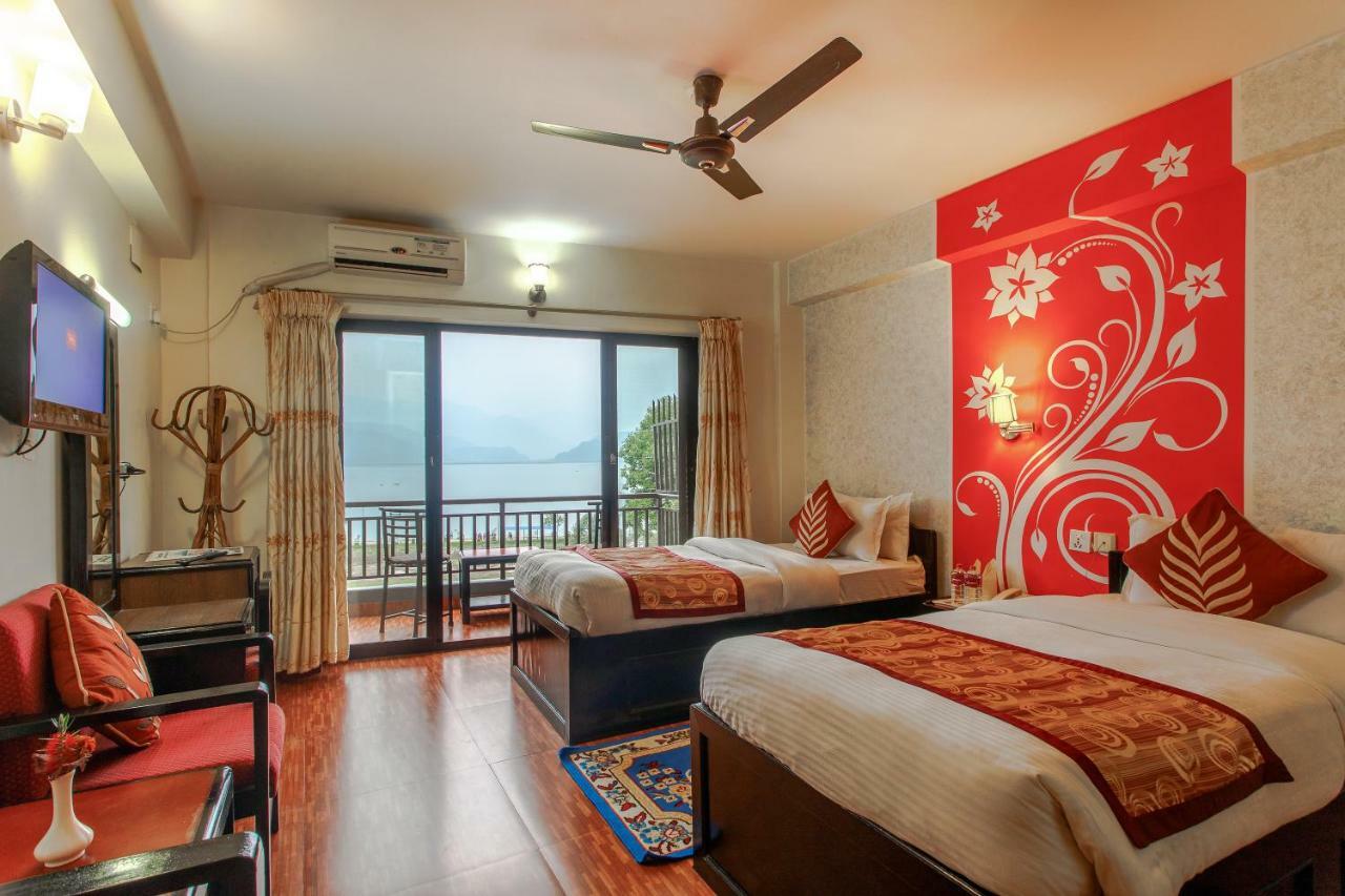 Hotel Peace Plaza Pokhara Kültér fotó