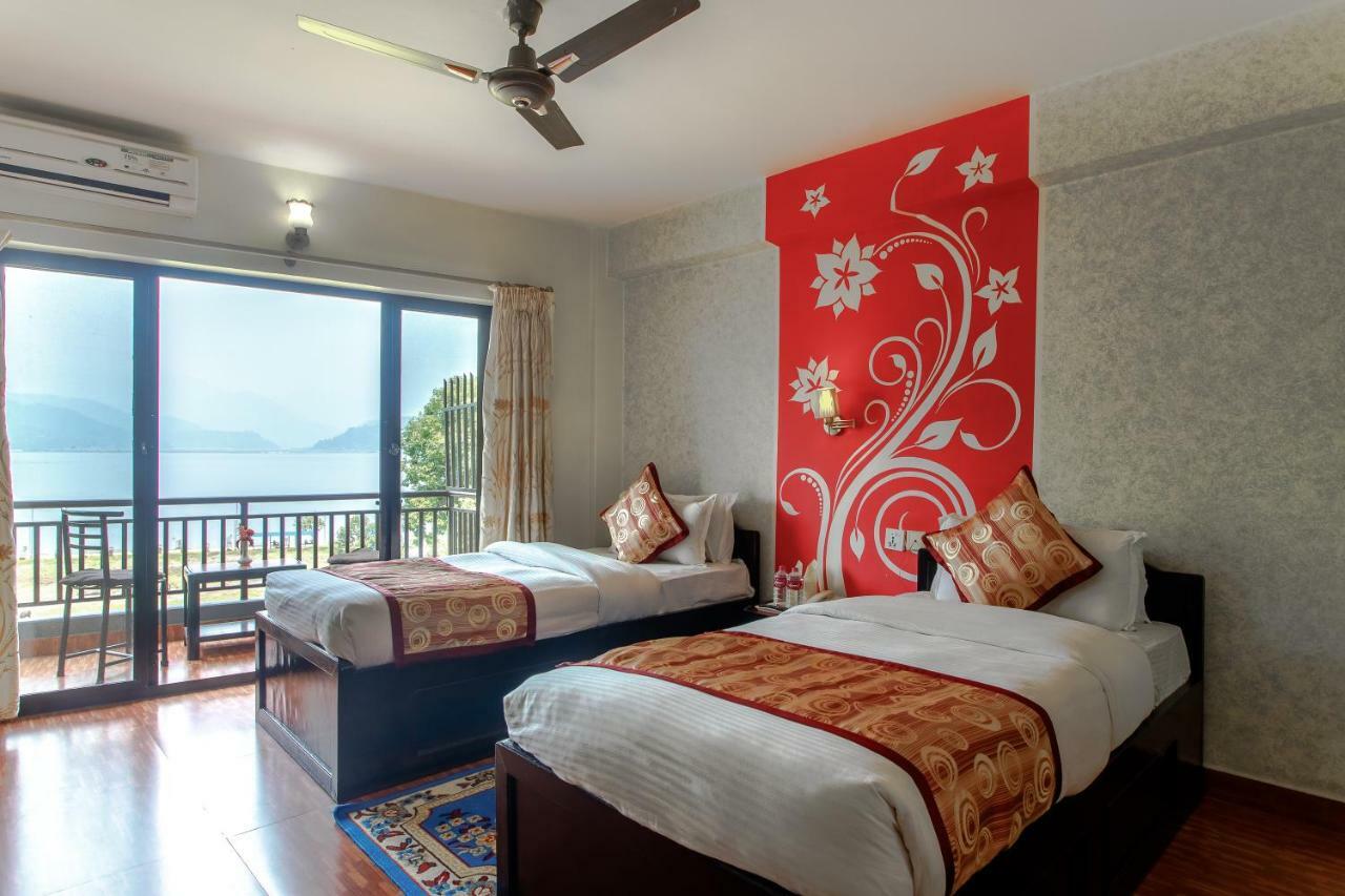 Hotel Peace Plaza Pokhara Kültér fotó