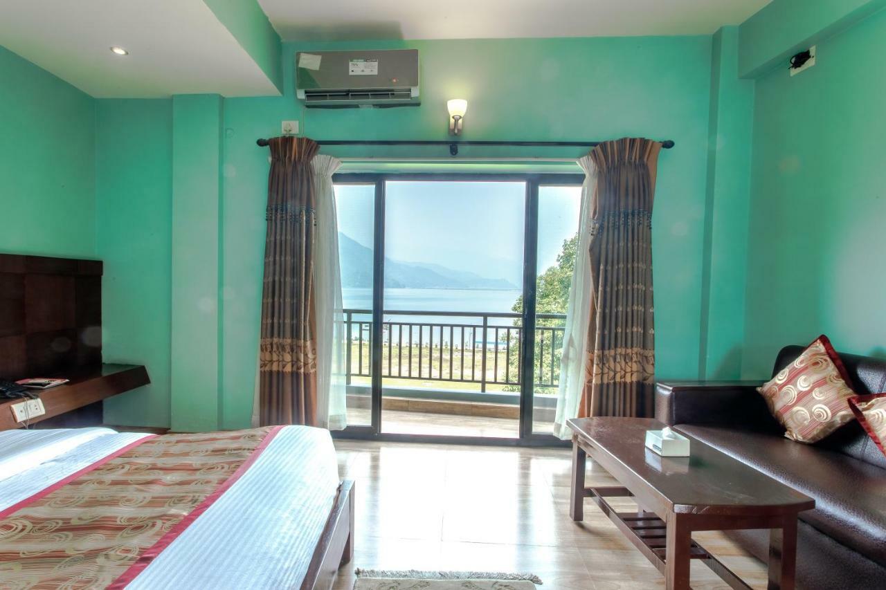 Hotel Peace Plaza Pokhara Kültér fotó