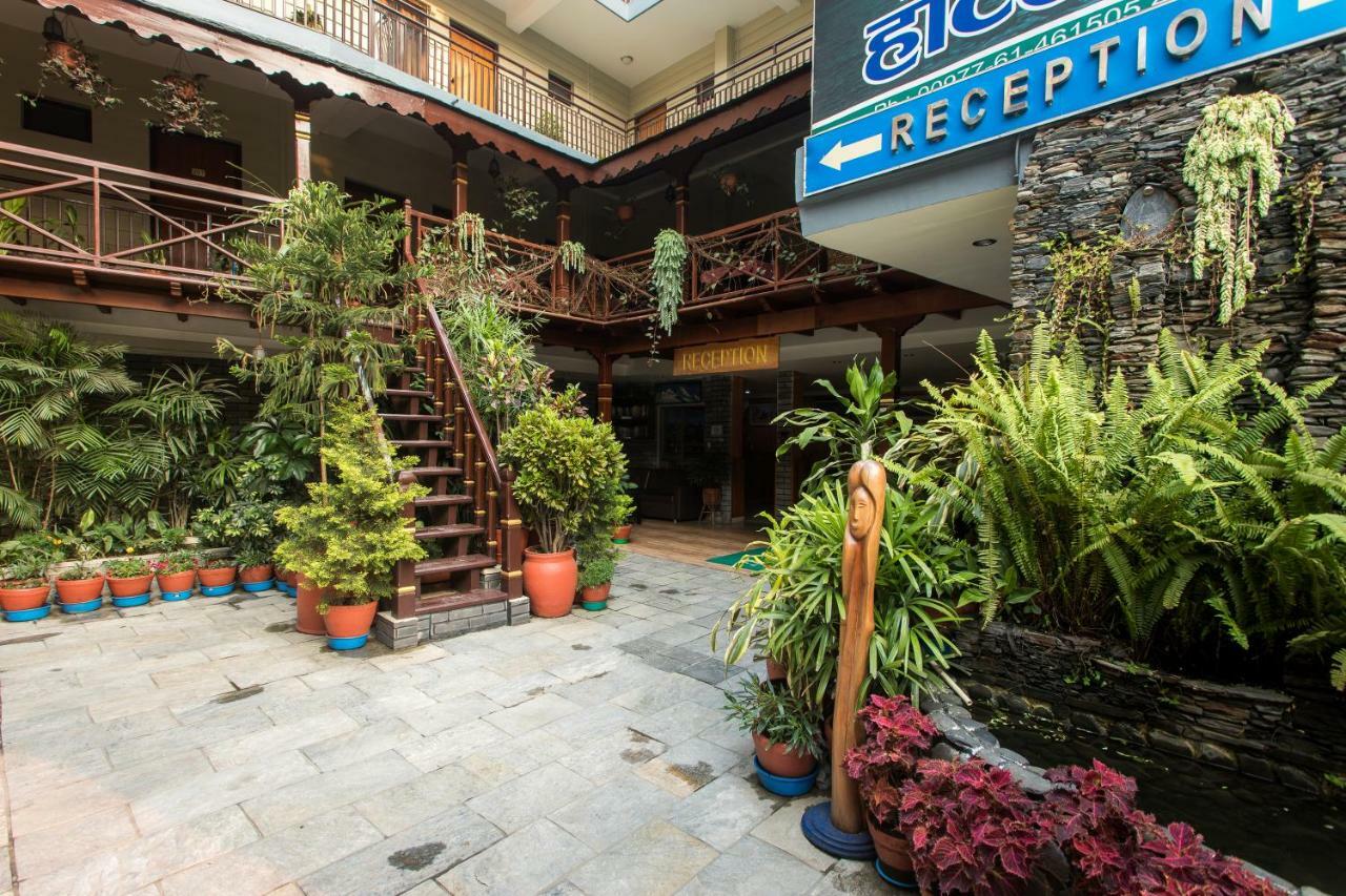 Hotel Peace Plaza Pokhara Kültér fotó