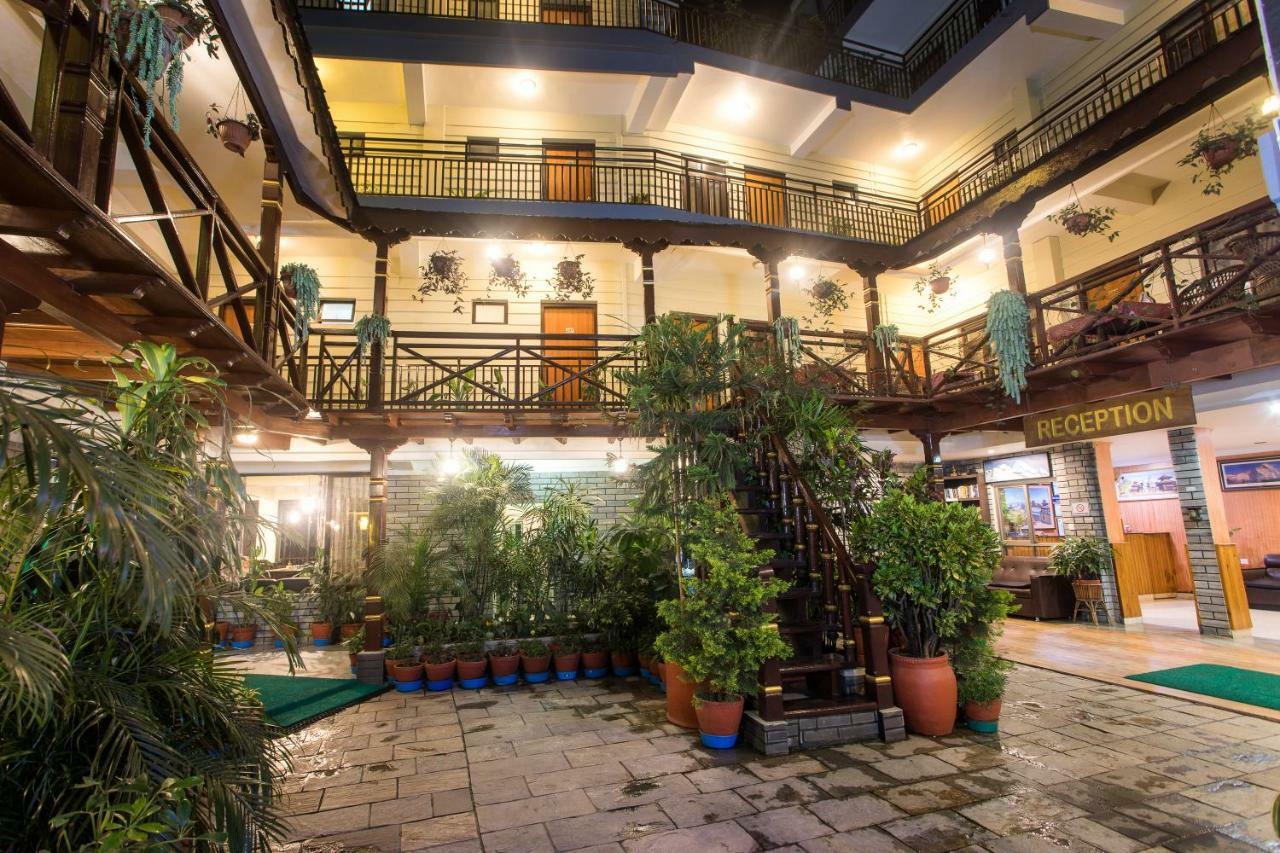 Hotel Peace Plaza Pokhara Kültér fotó
