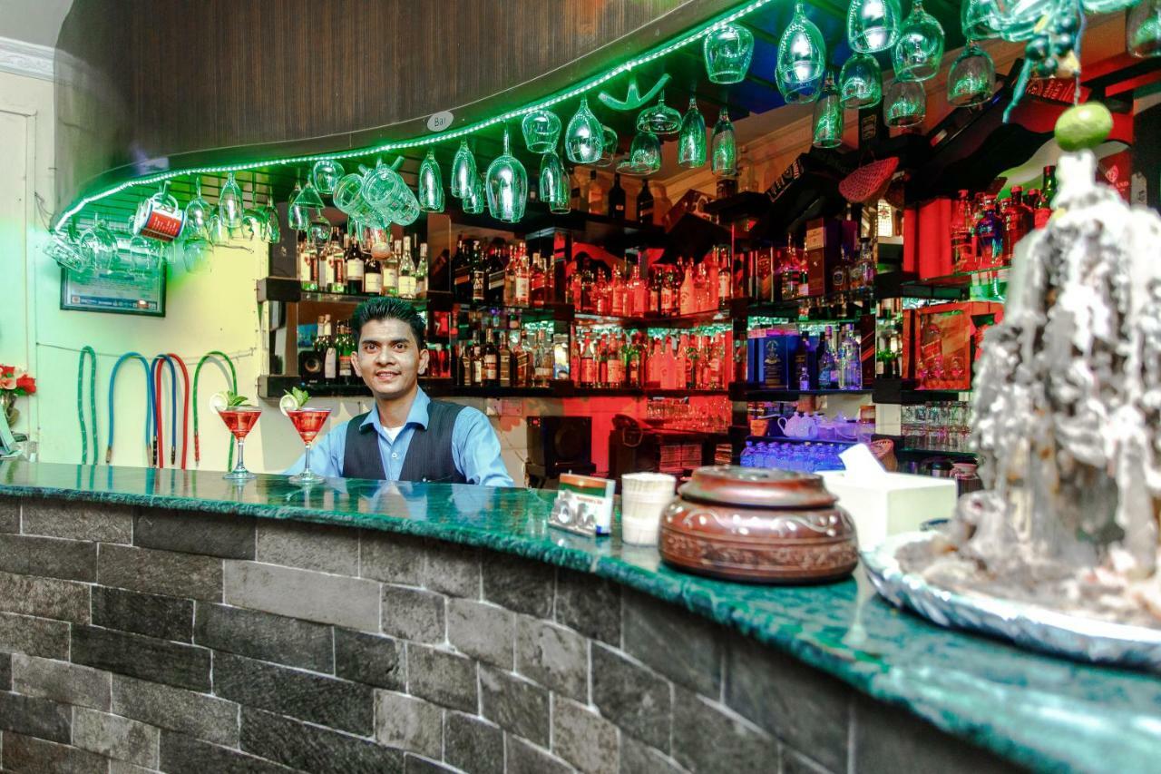 Hotel Peace Plaza Pokhara Kültér fotó