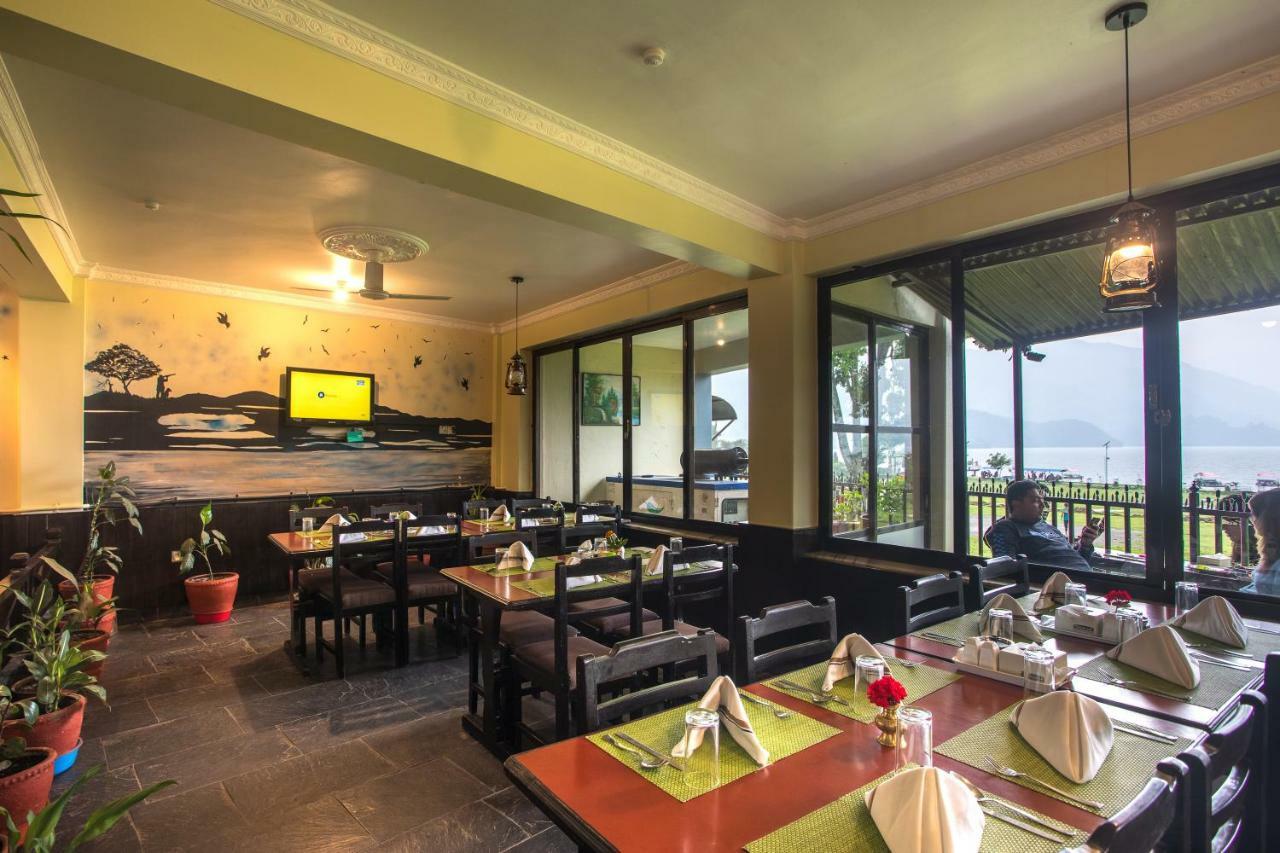 Hotel Peace Plaza Pokhara Kültér fotó