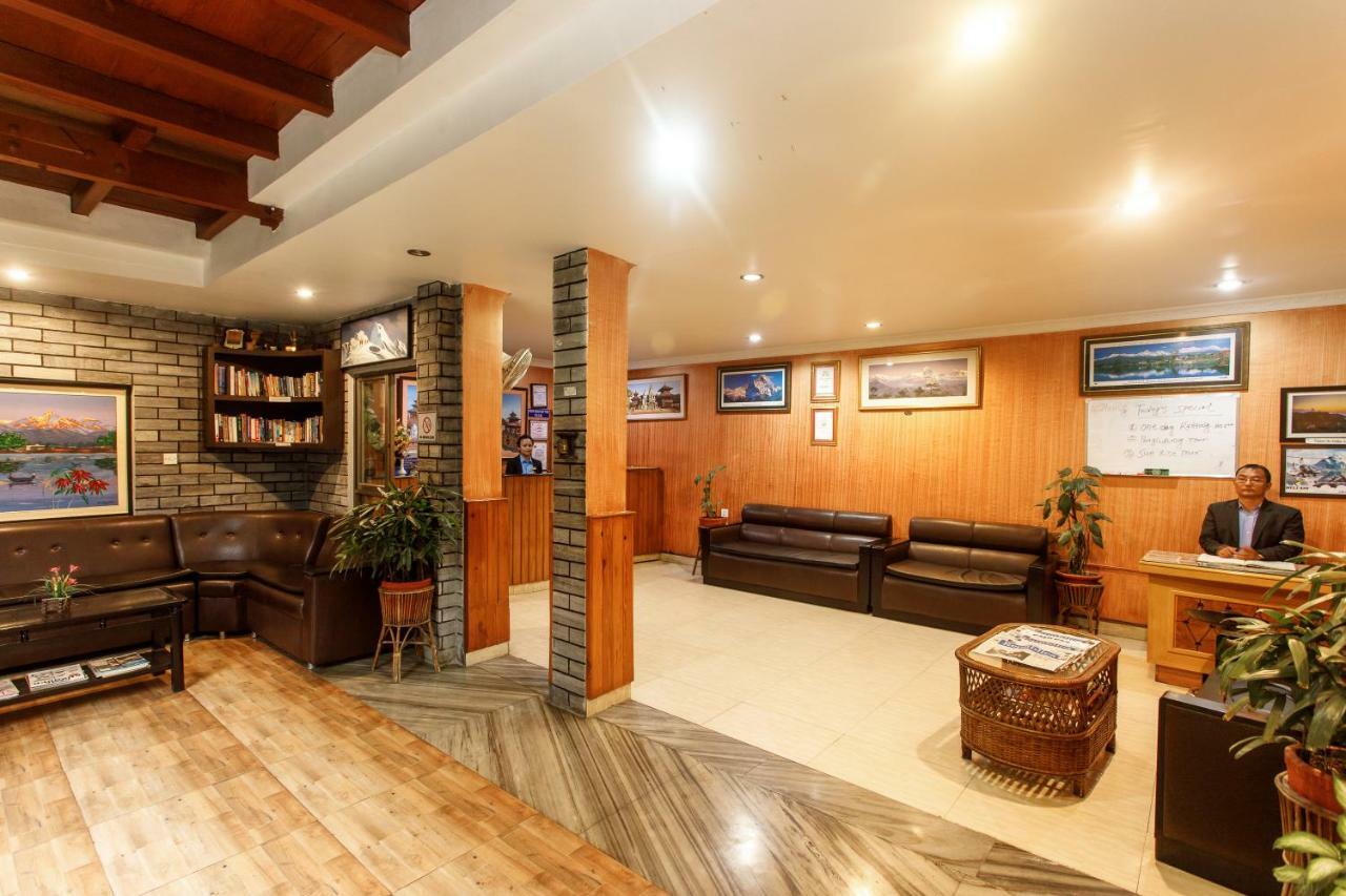 Hotel Peace Plaza Pokhara Kültér fotó