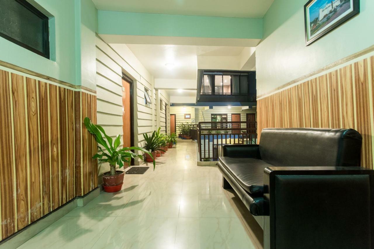Hotel Peace Plaza Pokhara Kültér fotó
