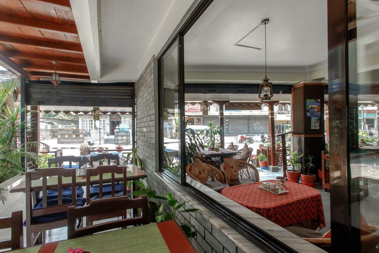 Hotel Peace Plaza Pokhara Kültér fotó